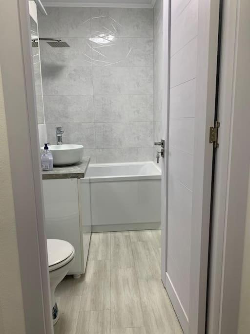 Apartament In Complex Rezidential Ramnicu Valcea Exterior photo